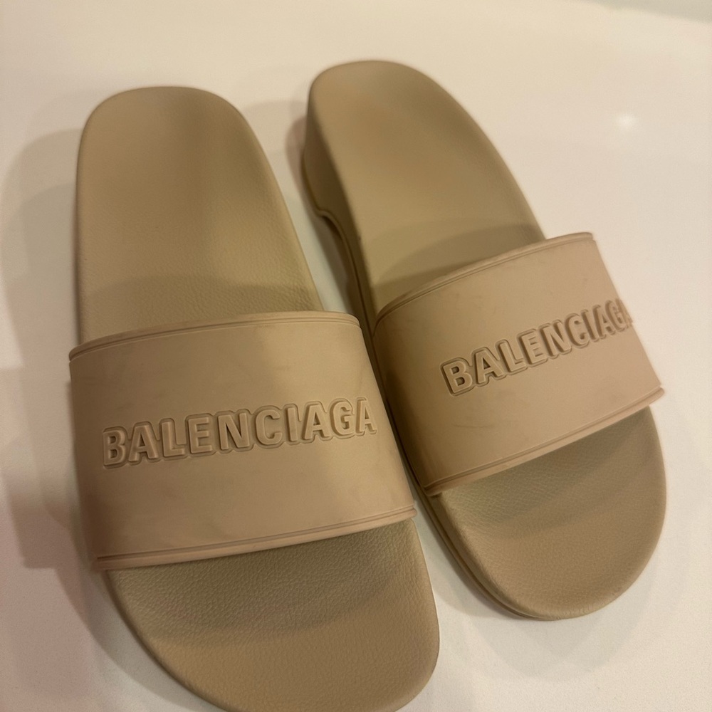 Balenciaga Pool Slides